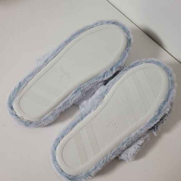 FamiPort crisscross soft cozy fluffy indoor/outdoor slippers - Picture 10 of 12